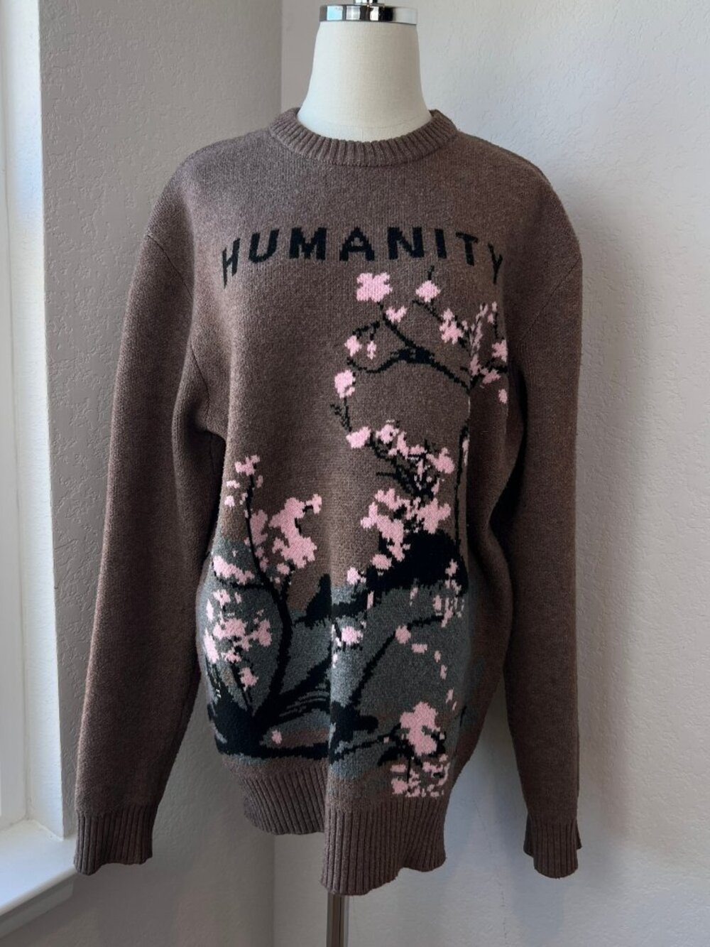 RGSTR Brown Graphic Sweater Humanity Japan Cherry Blossom size Large